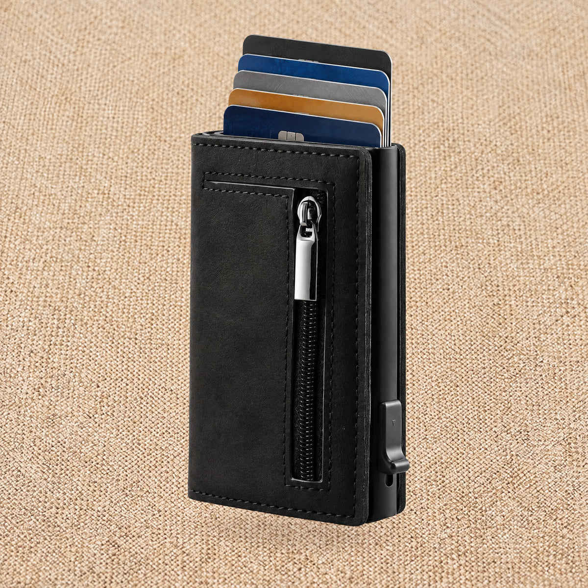 Porte-cartes aluminium RFID à éjection — Le Blindé, coloris Noir, cartes éjectées