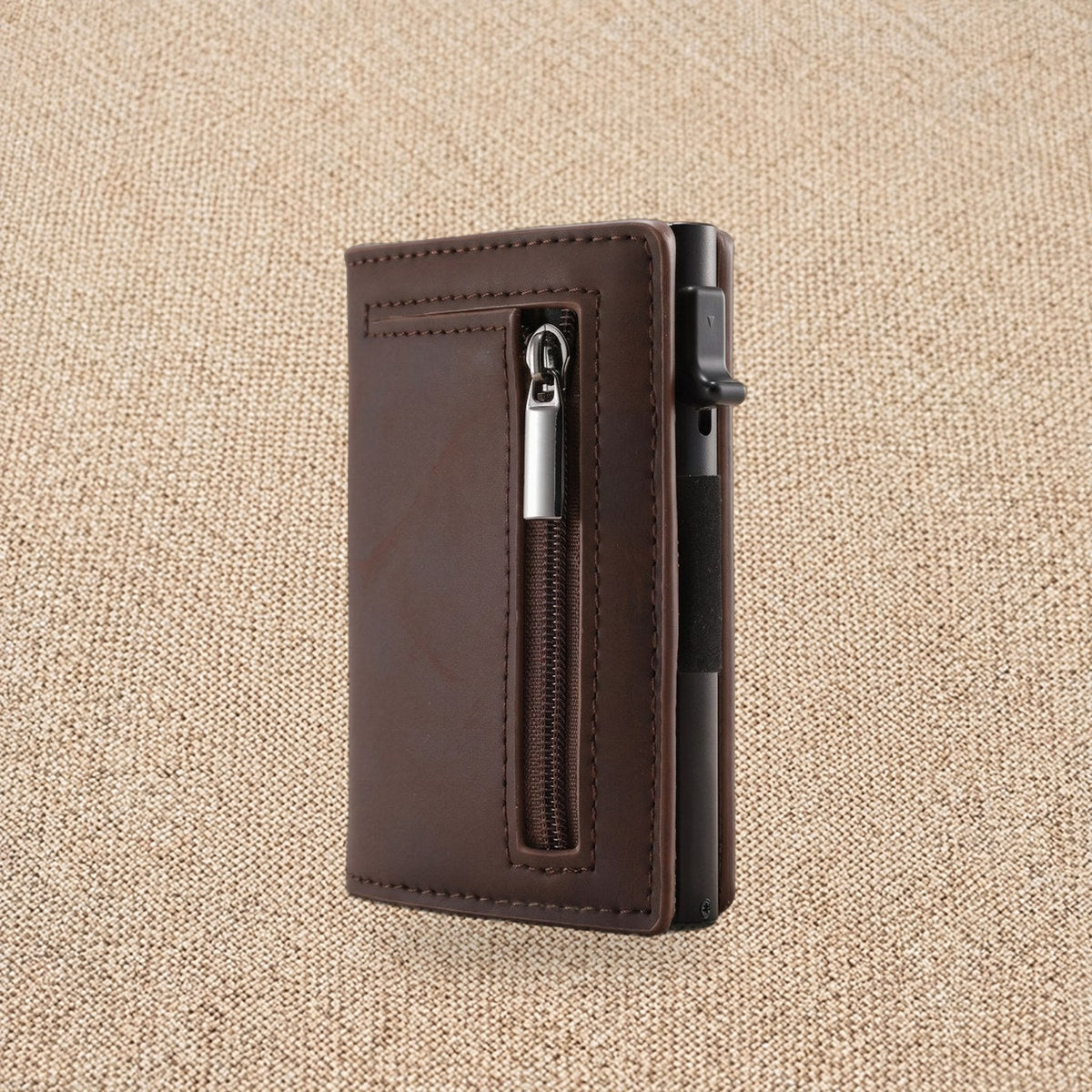 Porte-cartes aluminium RFID à éjection — Le Blindé, coloris Café