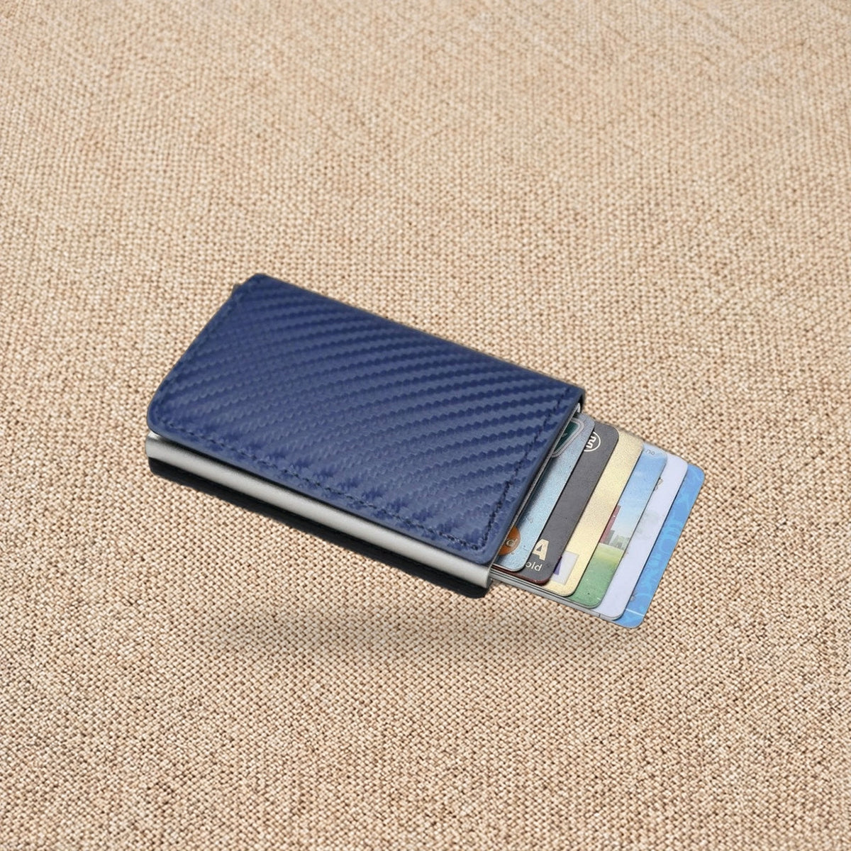 Porte-cartes RFID effet carbone, éjection en éventail — Le Carbone, coloris Carbone bleu
