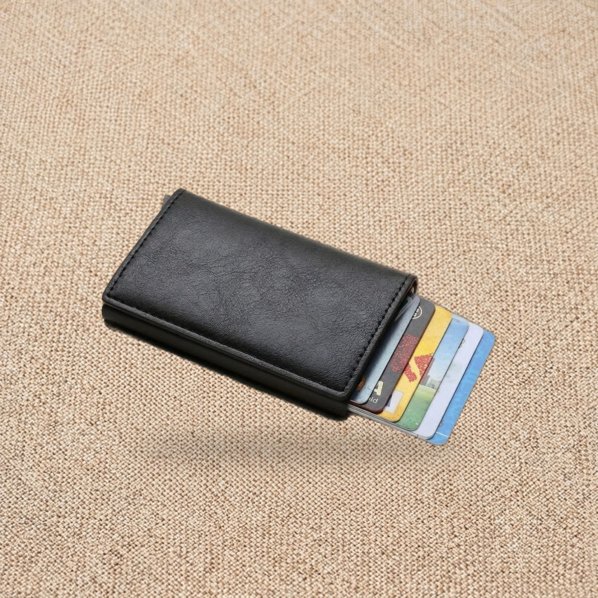 Porte-cartes RFID effet carbone, éjection en éventail — Le Carbone, coloris Noir