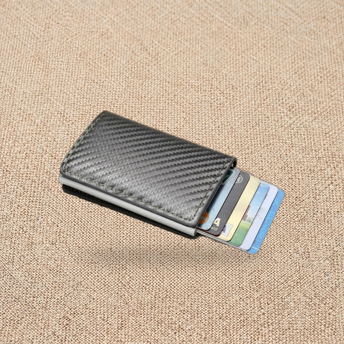 Porte-cartes RFID effet carbone, éjection en éventail — Le Carbone, coloris Carbone gris